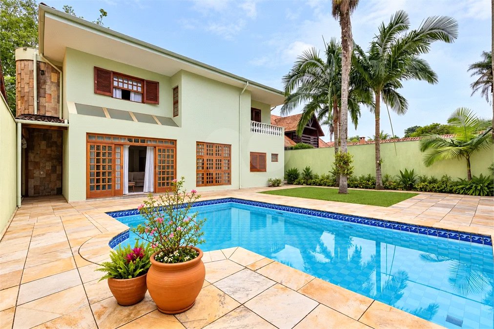 Casa à venda com 3 quartos, sendo 2 suítes,  em Interlagos, São Paulo, SP
