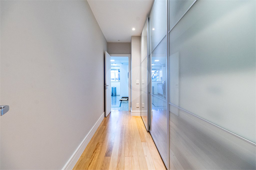 Apartamento à venda com 5 suítes em Moema, São Paulo, SP
