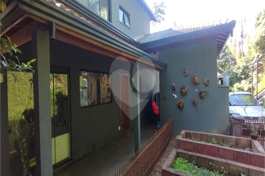 Casa à venda com 3 suítes no condomínio Sausalito, Mairiporã - SP