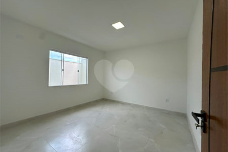 Casa à venda com 2 quartos, sendo 1 suíte, em Guriri, Cabo Frio, RJ