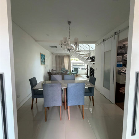 Casa à venda com 3 suítes em Vila Augusta, Guarulhos, SP