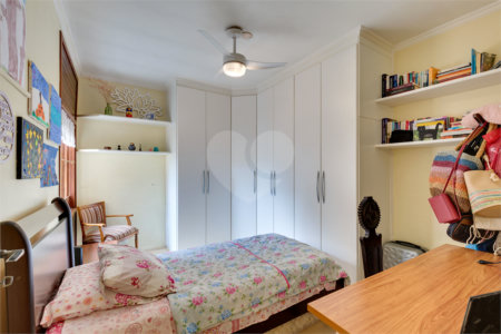 Sobrado à venda com 3 quartos, sendo 1 suíte, em Jardim Marajoara, São Paulo, SP