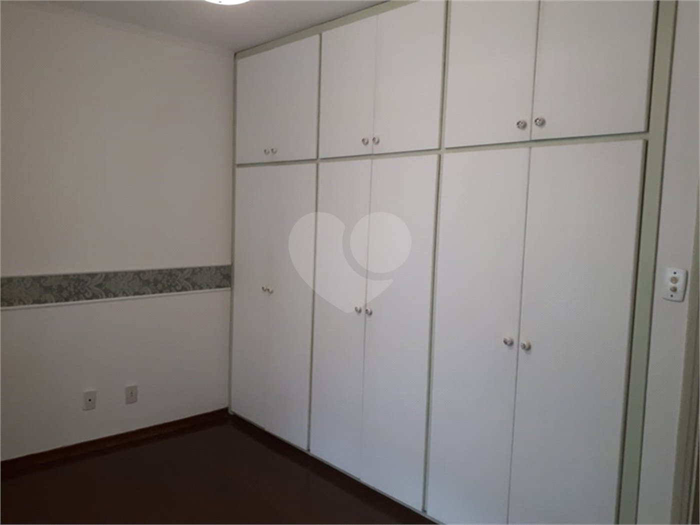 Sobrado à venda com 5 quartos, sendo 3 suítes, em Tremembé, São Paulo, SP