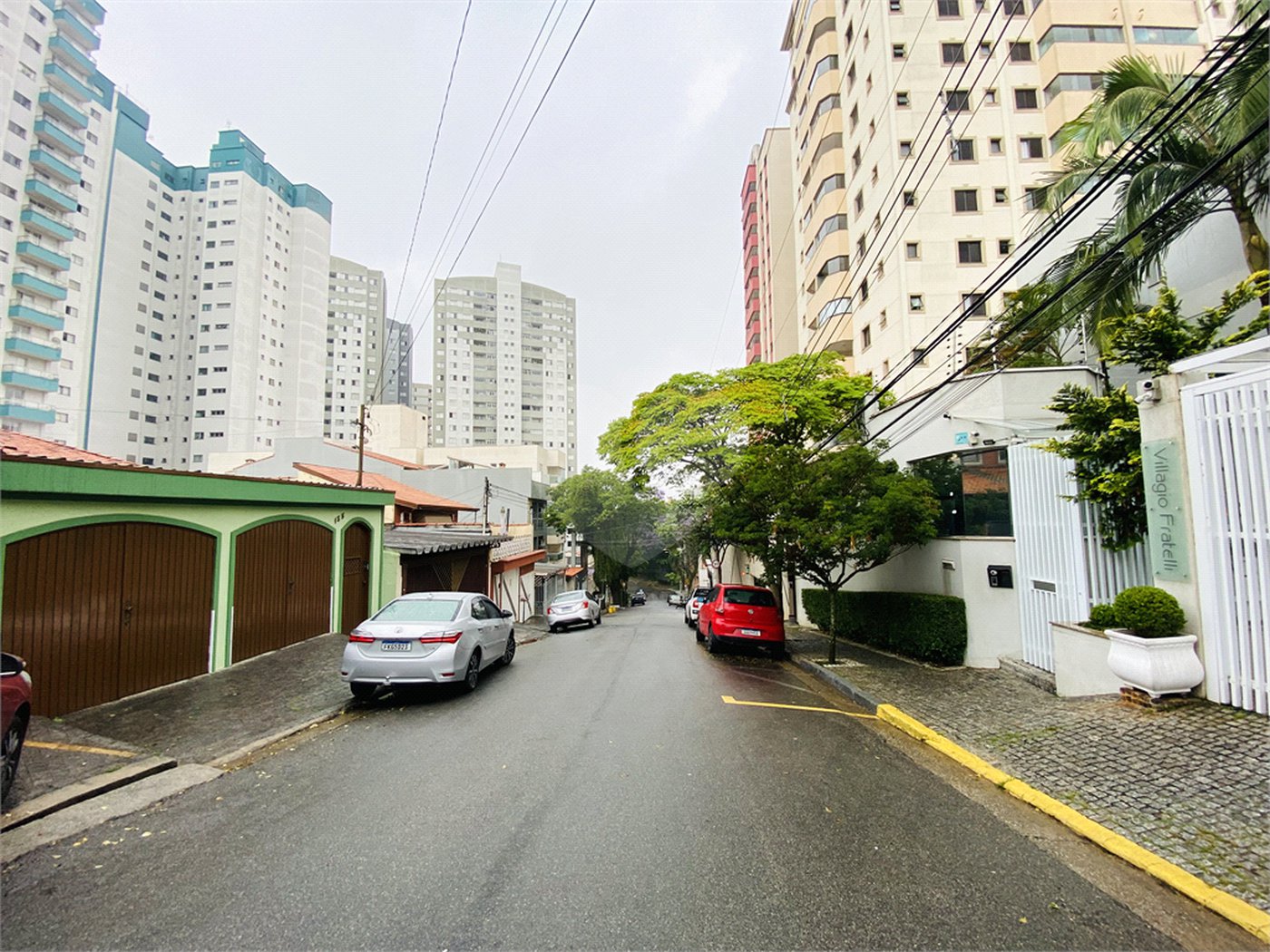 Sobrado à venda com 4 quartos, sendo 1 suíte, em Vila Gilda, Santo André, SP