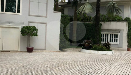 Casa em condomínio à venda com 4 quartos, sendo 6 suítes, em Fazenda Morumbi, São Paulo, SP