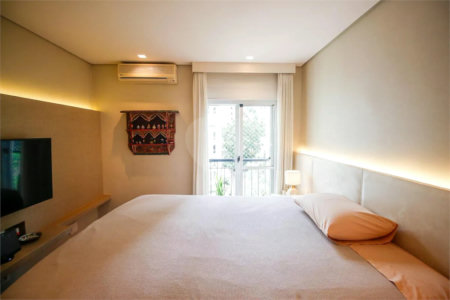 Apartamento à venda com 3 suítes em Real Parque, São Paulo, SP