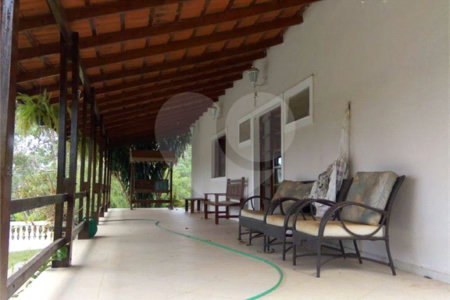 Chácara à venda com 5 quartos, sendo 1 suíte,  em Parque Rio Abaixo, Atibaia, SP