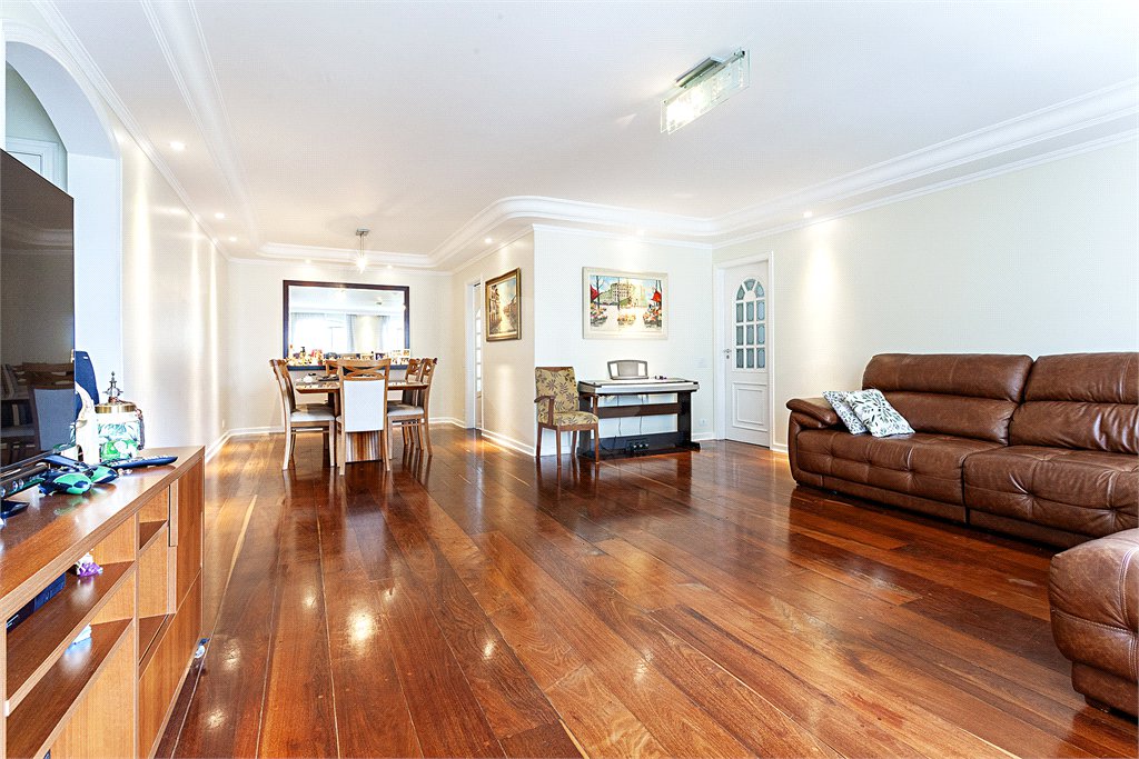 Apartamento à venda com 4 quartos, sendo 1 suíte, em Jardim Marajoara, São Paulo, SP