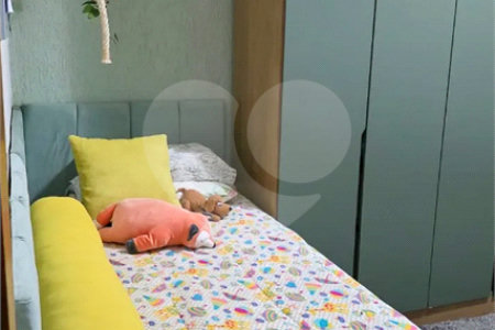 Refúgio de Alto Padrão em Condomínio Fechado: Natureza, Charme e 5.500m² de Terreno