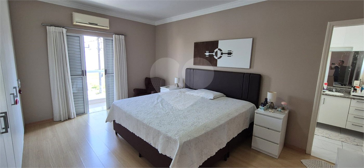 Casa à venda com 5 quartos, sendo 4 suítes, no condomínio Residencial Vilazul, Sorocaba - SP