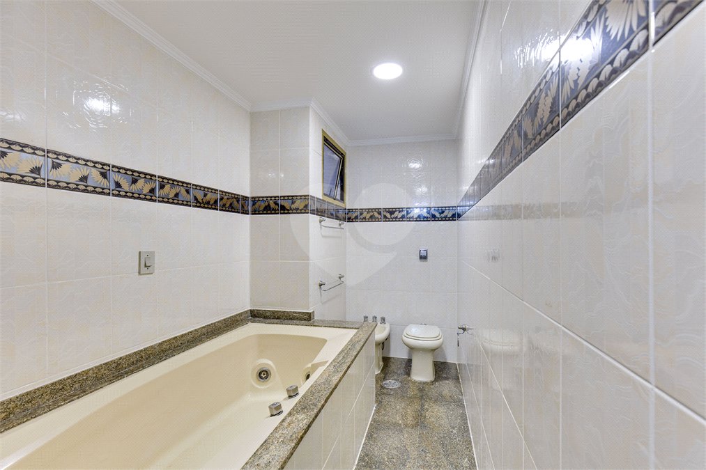Apartamento à venda com 3 suítes em Granja Julieta, São Paulo, SP