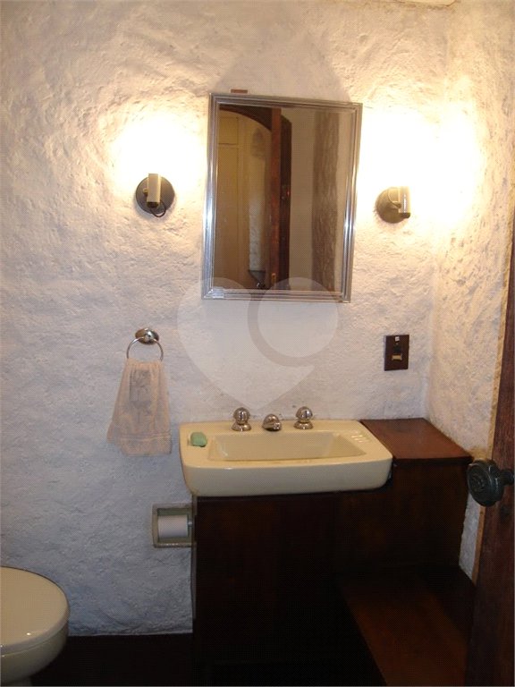 Sobrado à venda com 4 quartos, sendo 2 suítes, em Vila Madalena, São Paulo, SP