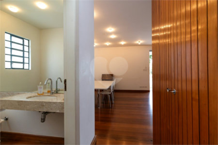 Casa à venda com 4 quartos, sendo 1 suíte, em Jardim Novo Mundo, São Paulo, SP