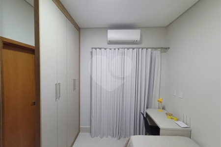 Casa à venda com 3 quartos, sendo 1 suíte, no condomínio Mantova, Indaiatuba - SP