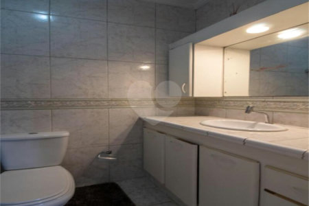 Casa à venda com 3 quartos, sendo 1 suíte, em Jardim Ester, São Paulo, SP