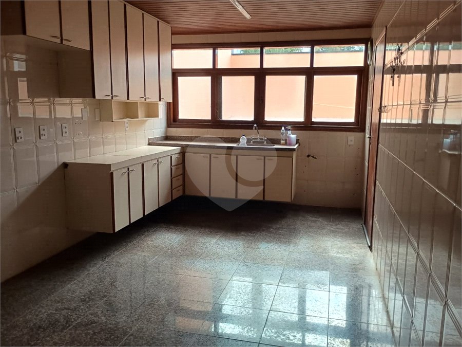 Casa para alugar com 4 quartos, sendo 2 suítes, no condomínio Estância Marambaia, Vinhedo - SP