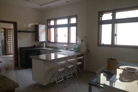 Sobrado à venda com 4 quartos, sendo 2 suítes,  em Jardim Eltonville, Sorocaba, SP