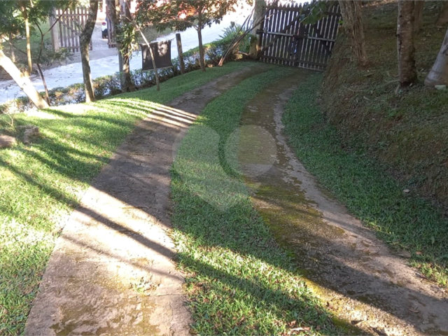 Casa à venda com 4 quartos, sendo 2 suítes, no condomínio Cinco Lagos, Mairiporã - SP