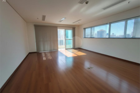 Sala à venda em Chácara Santo Antônio, São Paulo, SP