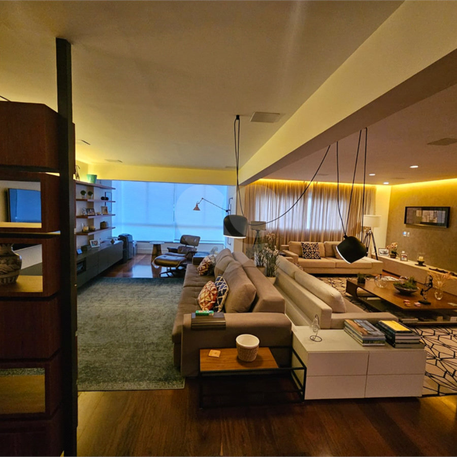 Apartamento à venda com 3 suítes em Indianópolis, São Paulo, SP
