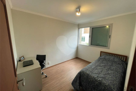 Apartamento à venda com 3 quartos, sendo 1 suíte,  em Vila Olímpia, São Paulo, SP