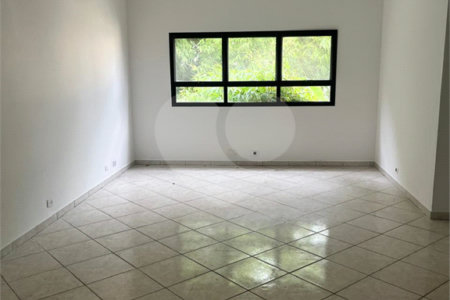 Sala para alugar em Vila Romanópolis, Ferraz de Vasconcelos, SP