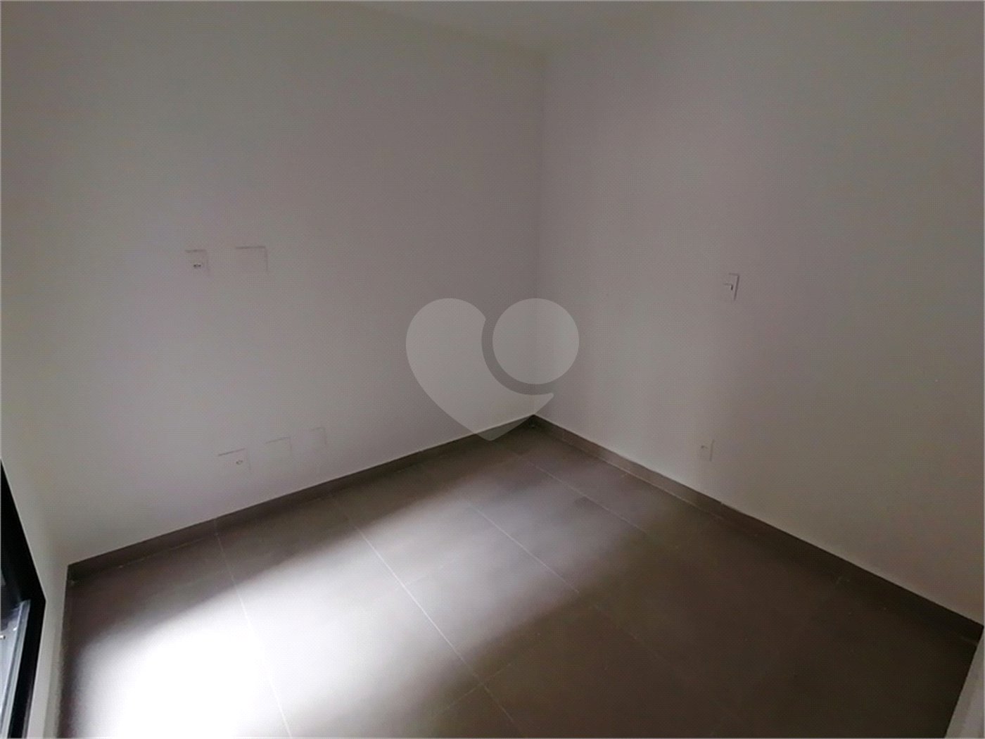 Casa à venda ou para alugar com 3 quartos, sendo 1 suíte,  no condomínio Cube Tutóia, São Paulo - SP