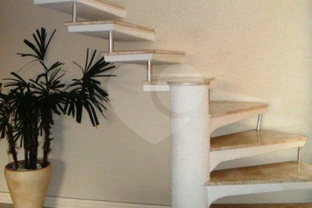 Sobrado à venda com 3 quartos, sendo 1 suíte, em Vila Mazzei, São Paulo, SP