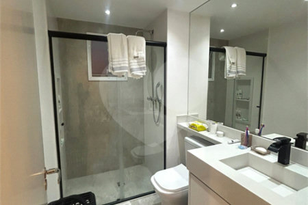 Apartamento à venda com 3 quartos, sendo 1 suíte, em Jardim Vazani, São Paulo, SP