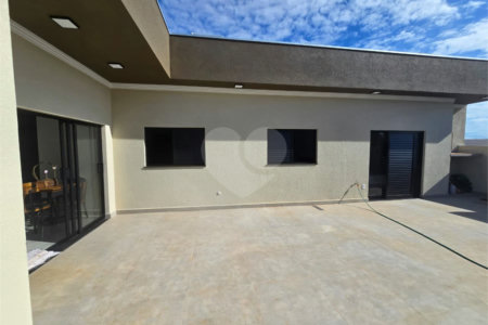 Casa à venda com 3 quartos, sendo 1 suíte, em Residencial Lago dos Ipês, Itapetininga, SP