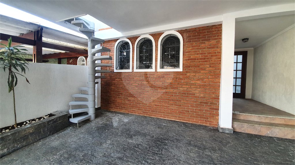 Sobrado à venda com 3 quartos, sendo 1 suíte,  em Horto, São Paulo, SP
