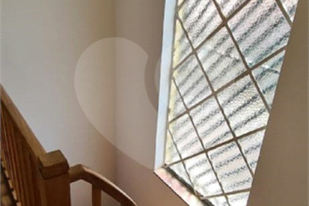 Sobrado à venda com 4 quartos, sendo 1 suíte, em Pacaembu, São Paulo, SP