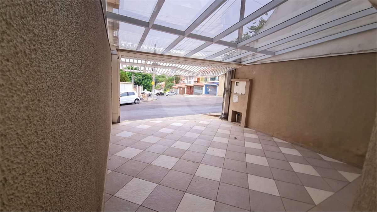 Sobrado à venda com 3 quartos, sendo 1 suíte,  em Jardim Leocádia, Sorocaba, SP