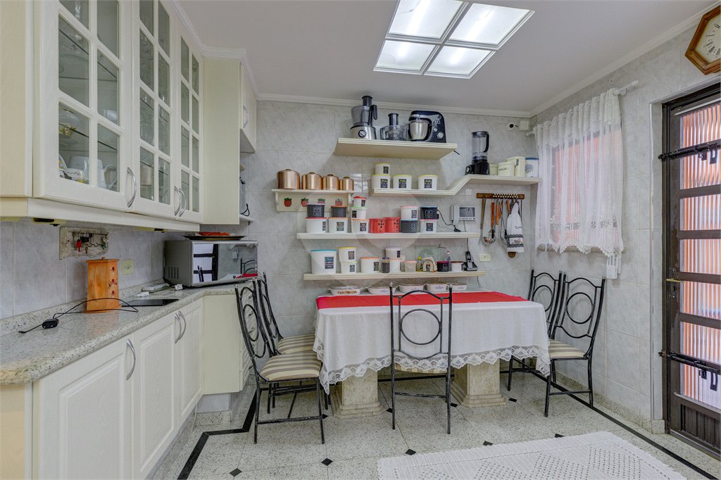 Casa Térrea à venda com 4 quartos, sendo 3 suítes, em Interlagos, São Paulo, SP