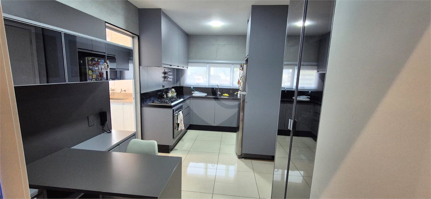 Apartamento à venda com 4 quartos, sendo 2 suítes,  no Centro, Mogi das Cruzes, SP