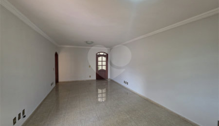 Casa à venda com 4 quartos, sendo 2 suítes,  em Vila Espírito Santo, Sorocaba, SP