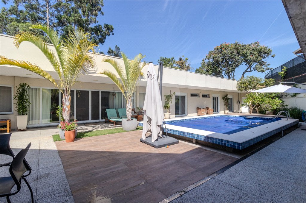 Casa à venda com 4 suítes em Interlagos, São Paulo, SP