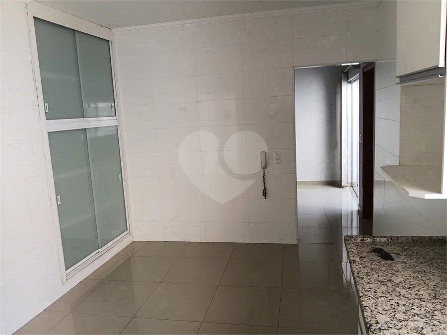 Casa à venda com 3 quartos, sendo 1 suíte,  no condomínio Residencial Eldorado, São Carlos - SP