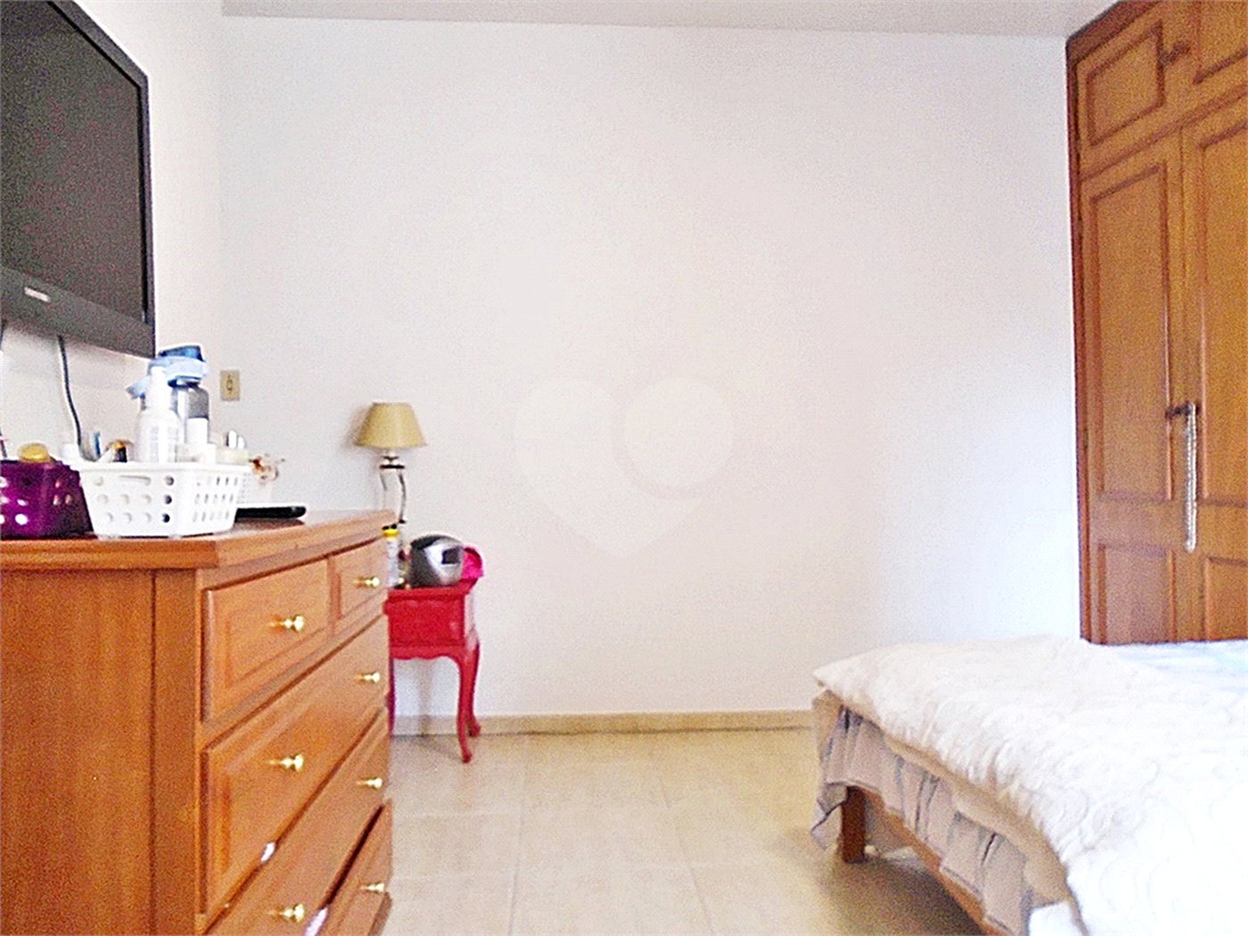 Casa à venda com 3 quartos, sendo 1 suíte, no condomínio Praça Doutor José Augusto César,8, São Paulo - SP