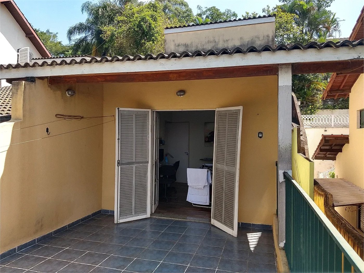 Sobrado à venda com 4 quartos, sendo 1 suíte,  em Parque dos Príncipes, São Paulo, SP