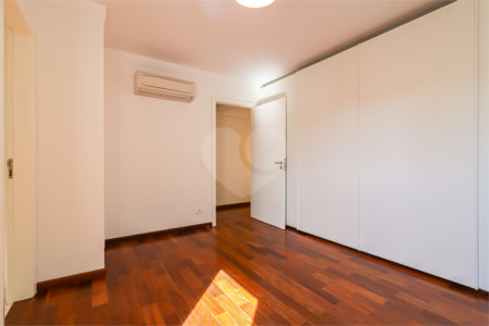 Apartamento à venda com 3 suítes em Cidade Monções, São Paulo, SP