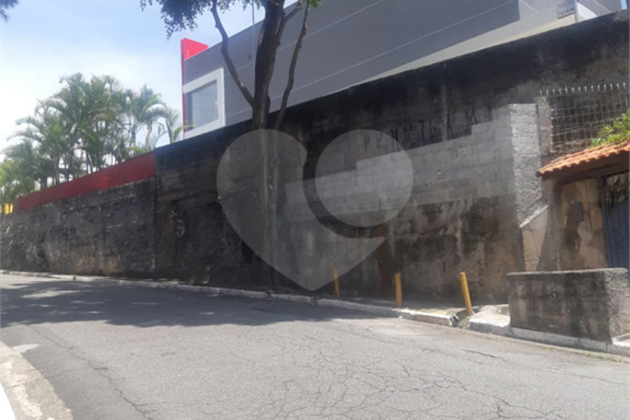 Sobrado à venda com 3 quartos, sendo 1 suíte, em Vila Mazzei, São Paulo, SP