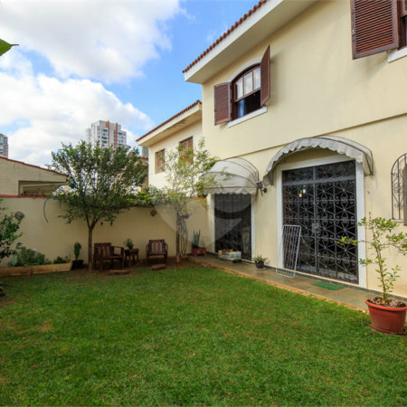 Sobrado à venda com 4 quartos, sendo 2 suítes, em Jardim Prudência, São Paulo, SP