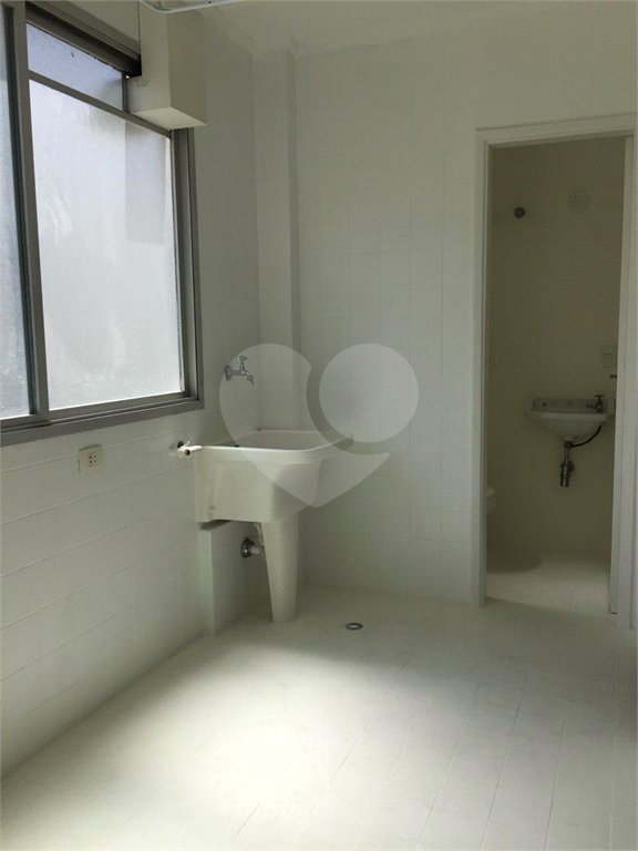 Apartamento à venda com 3 quartos, sendo 1 suíte, em Itaim Bibi, São Paulo, SP