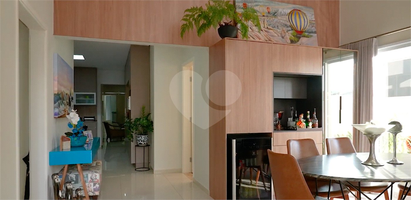Casa à venda com 3 suítes no condomínio Residencial Terras de Vinhedo, Vinhedo - SP