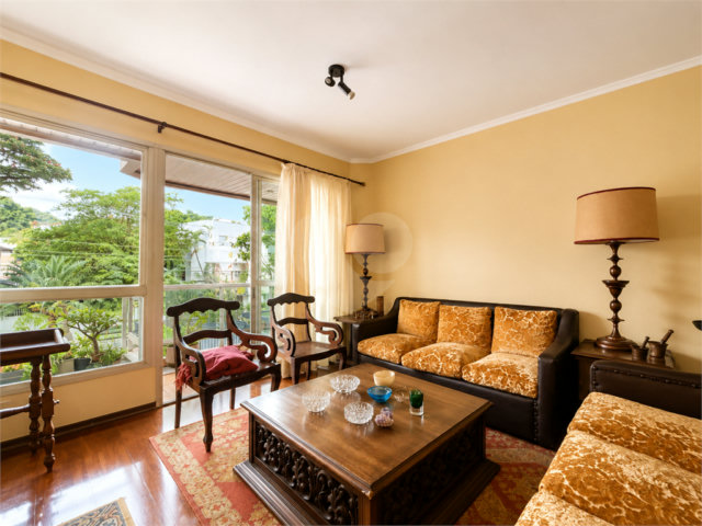 Apartamento à venda com 3 quartos, sendo 1 suíte,  em Jardim Marajoara, São Paulo, SP