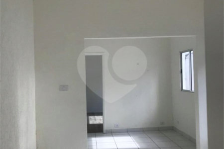 Casa à venda com 3 quartos, sendo 1 suíte,  em Vila Olímpia, São Paulo, SP