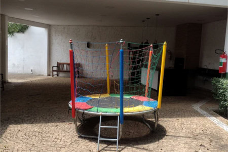 Casa à venda com 4 quartos, sendo 3 suítes,  no condomínio Vila das Flores, São Paulo - SP