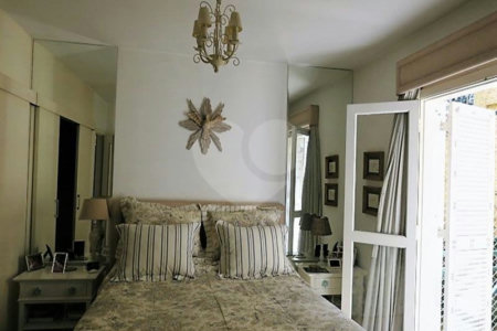 Casa à venda com 4 quartos, sendo 2 suítes, em Jardim Morumbi, São Paulo, SP