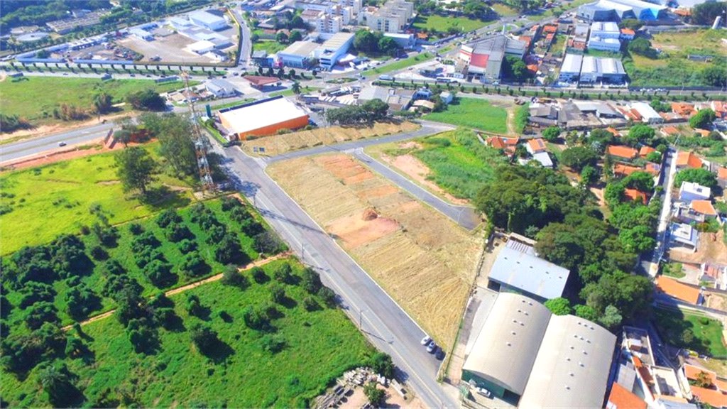 Terreno à venda no condomínio Comercial Independência, Vinhedo - SP